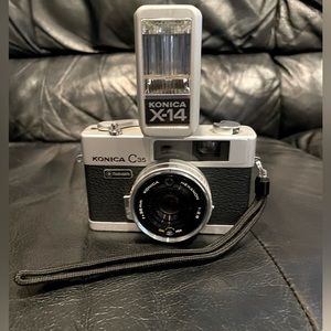 Vintage Konica C35 Automatic Range Finder 35mm Film Camera W/ X-14 Flash & Cases